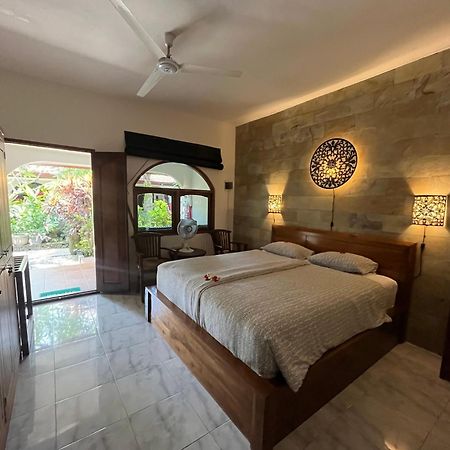 Catra Homestay Beach Apartments تْشانديداسا المظهر الخارجي الصورة