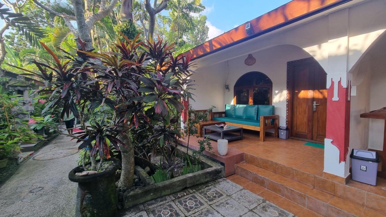 Catra Homestay Beach Apartments تْشانديداسا المظهر الخارجي الصورة